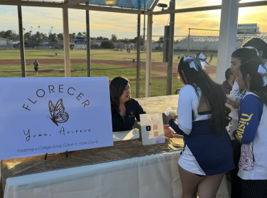 Florecer at an event